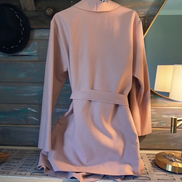 NWOT LE CHATEAU UN-LINED COAT - Picture 4 of 4